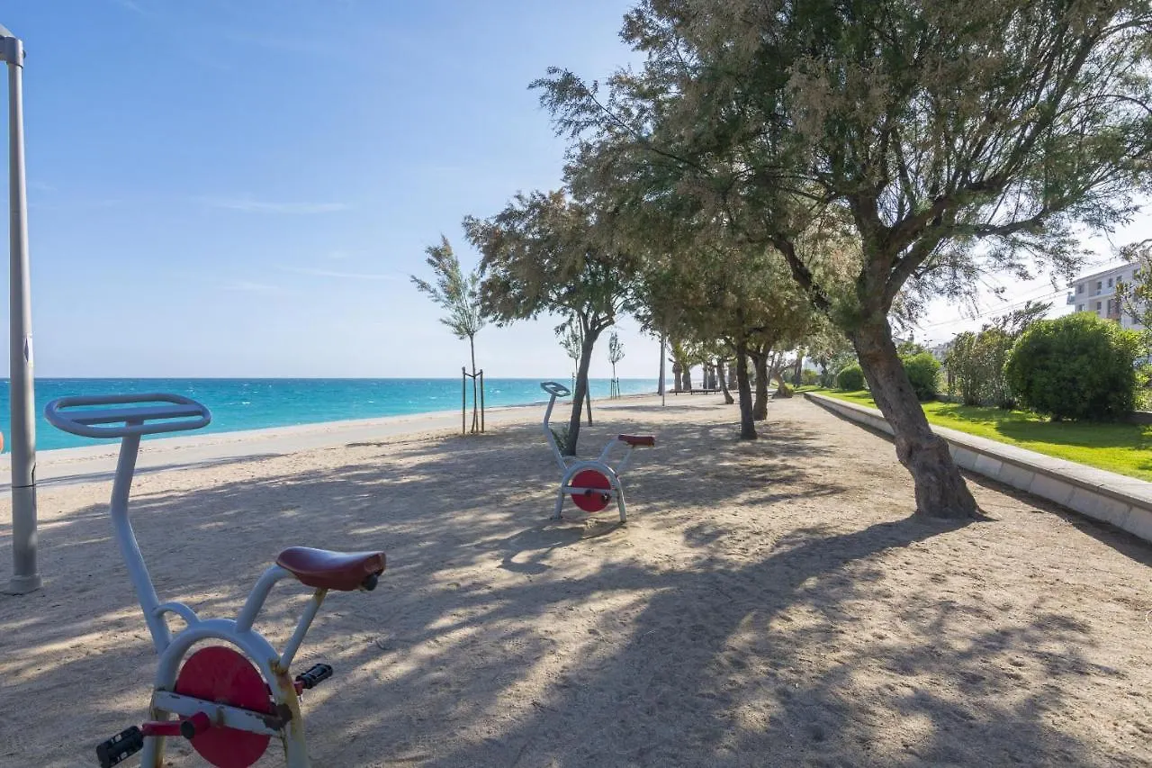 Homeholidaysrentals Milos - Costa Barcelona Pineda de Mar